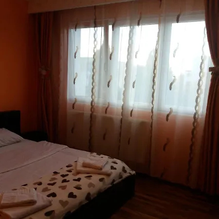 Апартаменти Apartament Gemenii Брашов